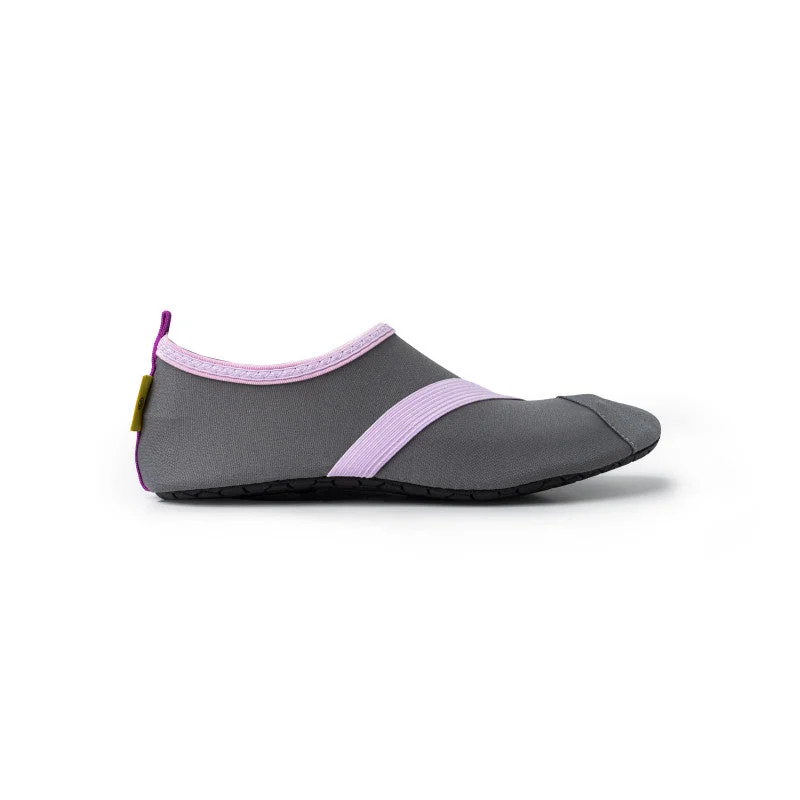 Travel garment hangers that are foldable for easy packingWomen's Classic Fitkicks Travel Footwear- $35 Travel garment hangers that are foldable for easy packingWomen's Classic Fitkicks Travel Footwear- $35