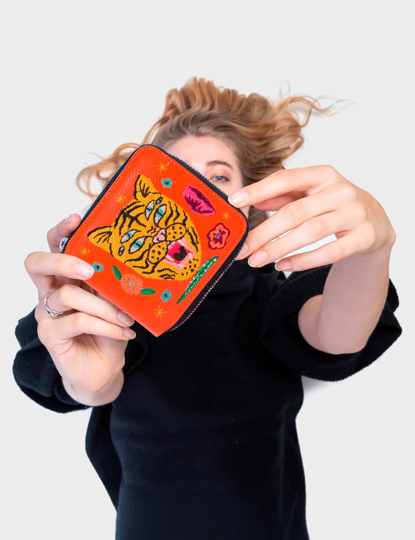 Luxury leather money clips with card slotsLuxury leather money clips with card slotsFedor Vermillion Leather Wallet - Tiger and Flowers Embroidery Luxury leather money clips with card slotsLuxury leather money clips with card slotsFedor Vermillion Leather Wallet - Tiger and Flowers Embroidery