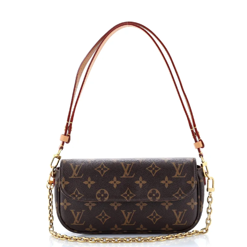 Top-rated money clips for everyday useIvy Wallet on Chain Monogram Canvas