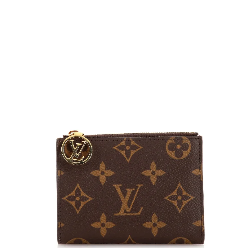 Money clips for women with sleek designsLisa Wallet Monogram Canvas