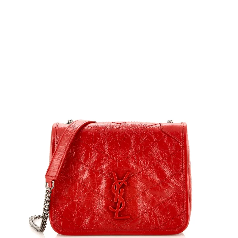 Money clips with magnetic closureNiki Chain Wallet Matelasse Chevron Leather