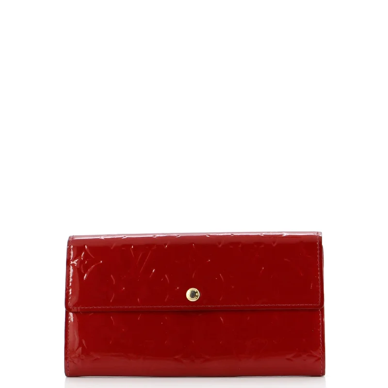 Money clips vs traditional walletsSarah Wallet Monogram Vernis Compact