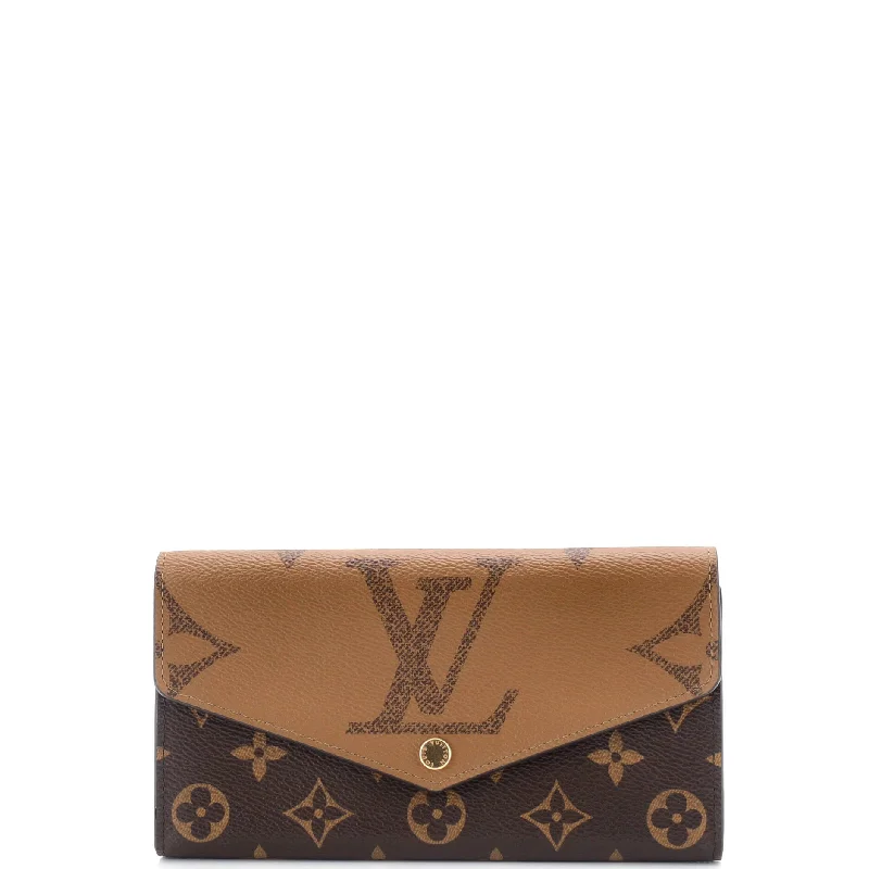 How to choose the right money clipSarah Wallet NM Reverse Monogram Giant and Monogram Canvas How to choose the right money clipSarah Wallet NM Reverse Monogram Giant and Monogram Canvas