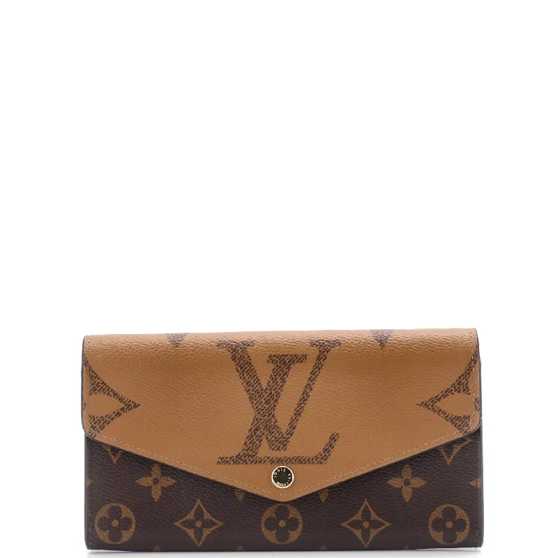 Money clips vs traditional walletsSarah Wallet NM Reverse Monogram Giant and Monogram Canvas Money clips vs traditional walletsSarah Wallet NM Reverse Monogram Giant and Monogram Canvas