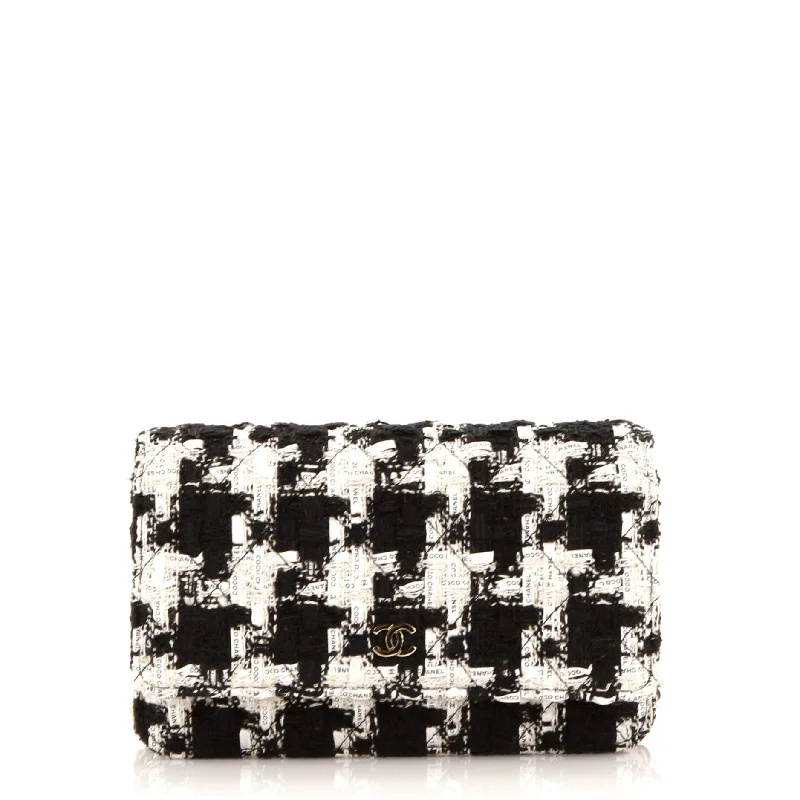 Vintage-style money clips for collectorsWallet on Chain Quilted Houndstooth Tweed and Ribbon Vintage-style money clips for collectorsWallet on Chain Quilted Houndstooth Tweed and Ribbon